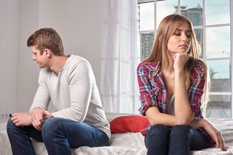 子どもの前で夫婦喧嘩は脳に悪影響!?止め方や話し合い方のコツとは パパしるべ