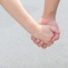 子どもを預けて妻とデートしたい！消極的な妻に悩む夫へアドバイス