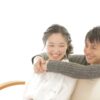 夫婦の愛情確認「キス＆ハグ」子どもの前でもする夫婦は何割いる!?