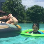 子供とプールに行ったらギャン泣き！パパたちの泣き止ませ方の鉄板とは？