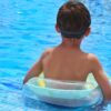 プールで子供が嫌がって泣き出した！親はどう対応するのがベスト？