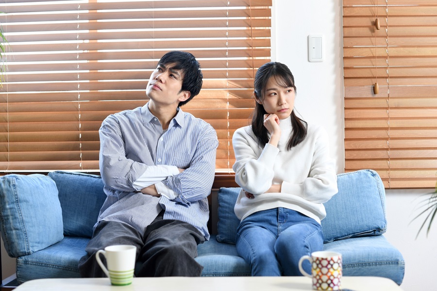 妻や夫の不機嫌が限界...!夫婦の不機嫌ハラスメントの対処法とは？