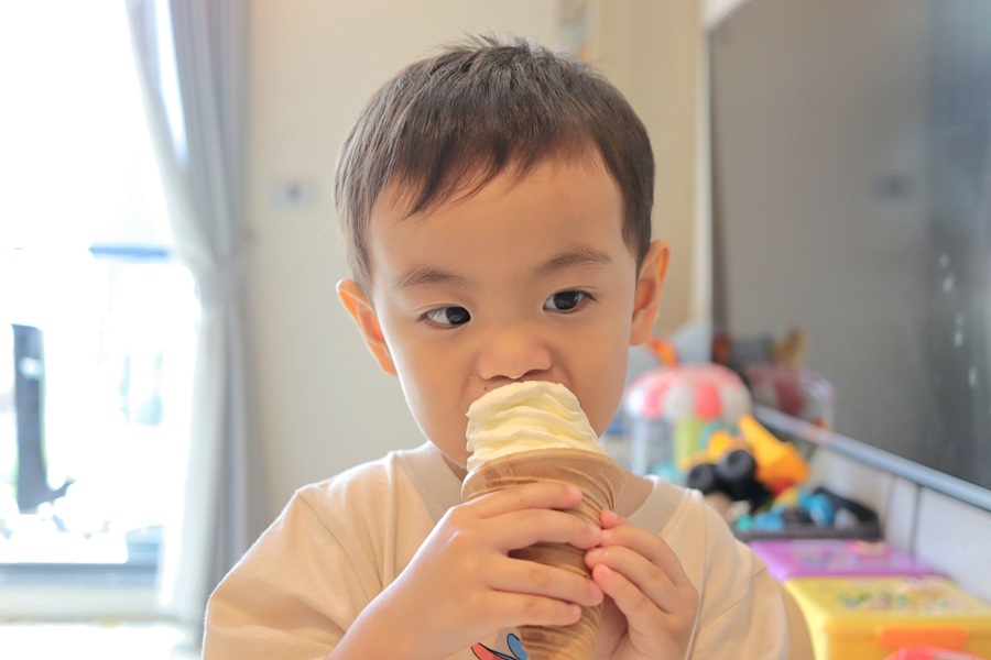 子供のお菓子食べ過ぎ問題。与え方やタイミングはみんなどうしてる!?