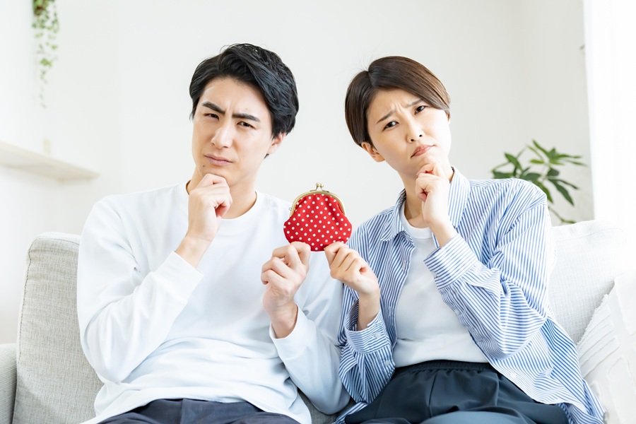 金銭面で実家に頼れない！子育てのお金の不安をどう乗り越えたらいい？