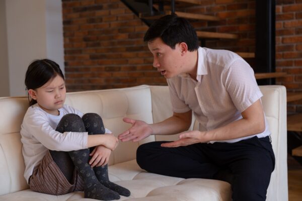 子供が引っ込み思案なときに親が避けたい、3つのNG行動