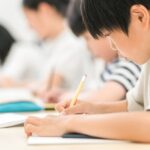 受験失敗で落ち込む子に親の対応は何が正解？アドラー流「NG3つ」と共感のコツ