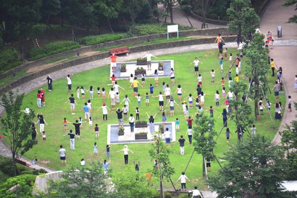 先輩と「向き合う」のではなく「同じ方向を向く」