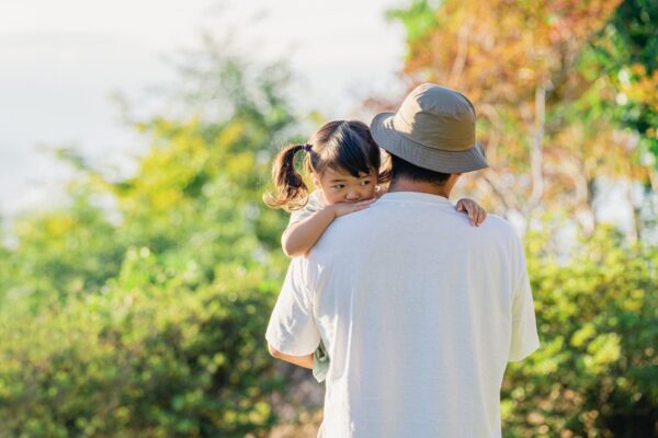子供の自立を妨げる親の特徴とは?アドラーが語る「子育ての目的」