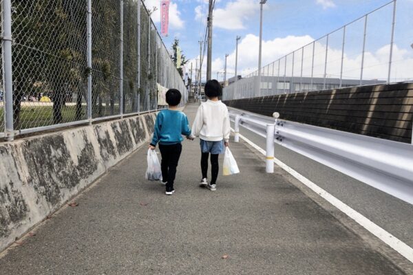 見守る親に欠かせない「無条件の信頼」とは